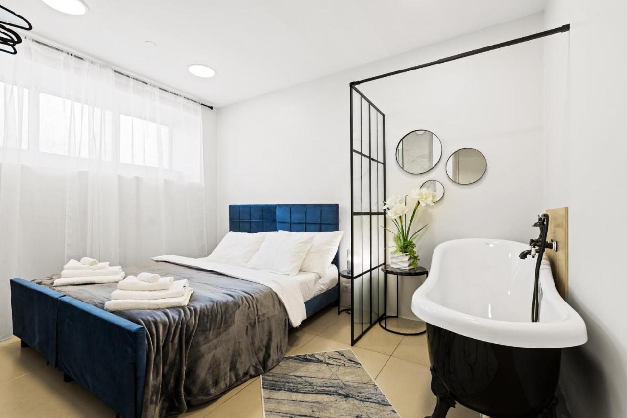Sirena Apartment - Self Check-In And Free Parking Таллин Экстерьер фото