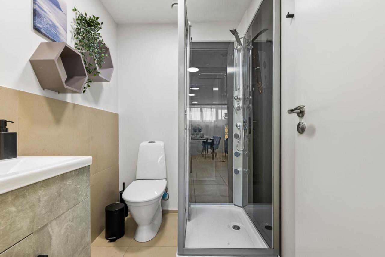 Sirena Apartment - Self Check-In And Free Parking Таллин Экстерьер фото